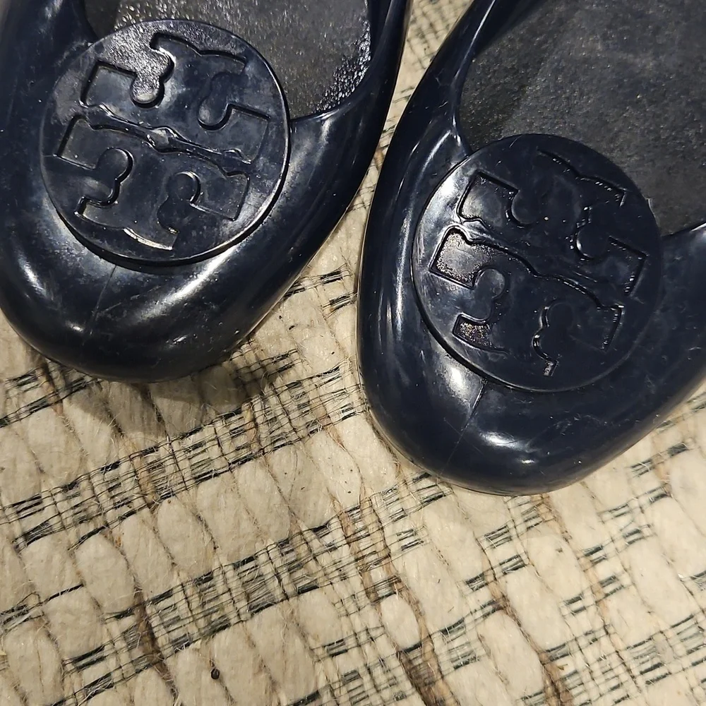 TORY BURCH Navy Jelly Ballet Flats with Logo.